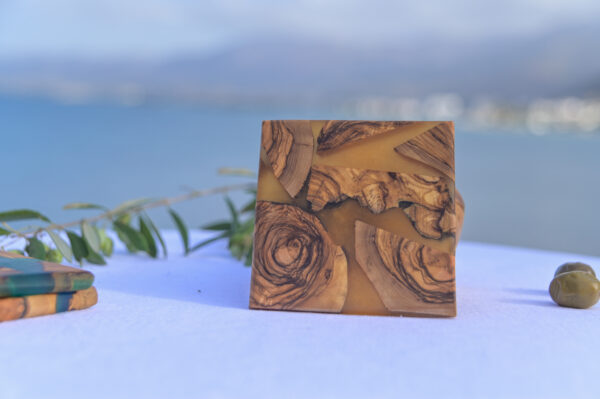 COASTER WITH OLIVE WOOD AND EPOXY RESIN - Image 6