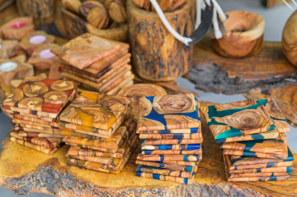 COASTER WITH OLIVE WOOD AND EPOXY RESIN - Image 4