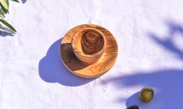 Plate for egg